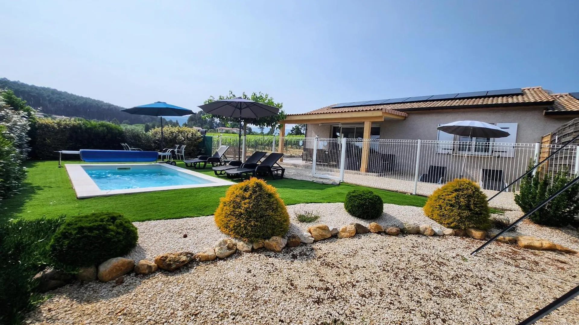 En Ardeche, Gite L'Odalys Climatise Avec Sa Piscine Privee Et Chauffee جوييوس فرنسا