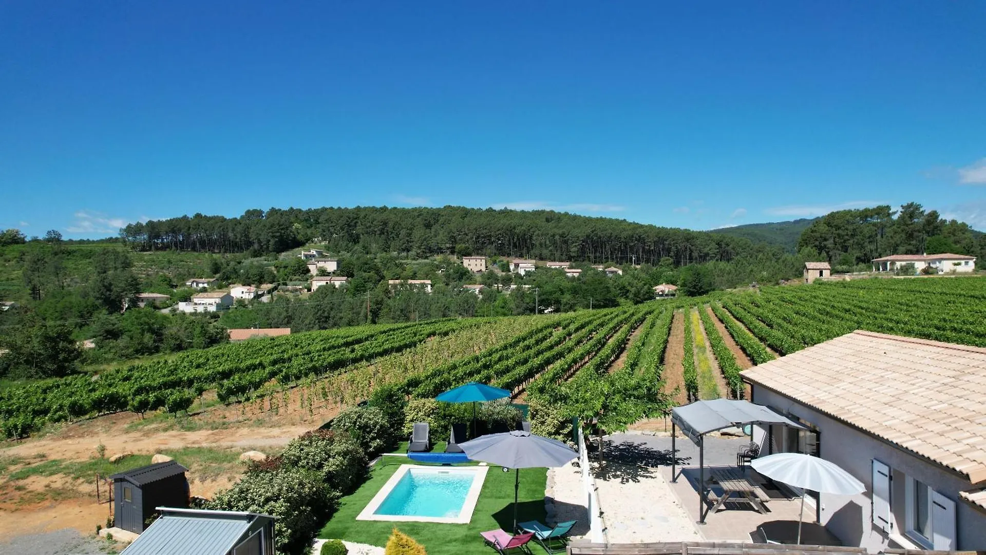 En Ardeche, Gite L'Odalys Climatise Avec Sa Piscine Privee Et Chauffee Joyeuse